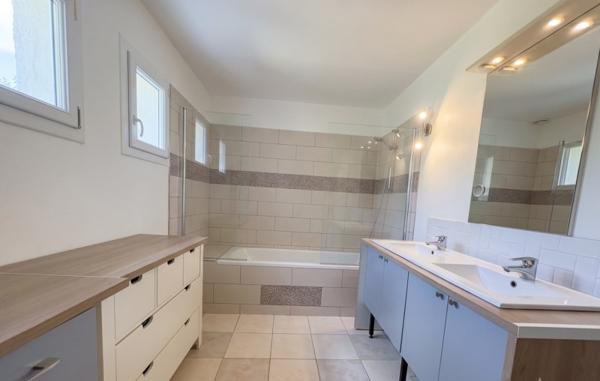 Maison à vendre 494 000 € Pluneret 5 p 217 m² DPE C