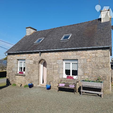 Maison en pierre avec deux chambres