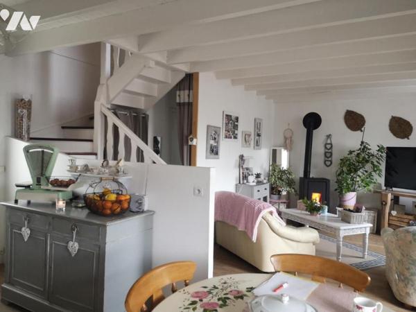 Maison en pierre avec deux chambres
