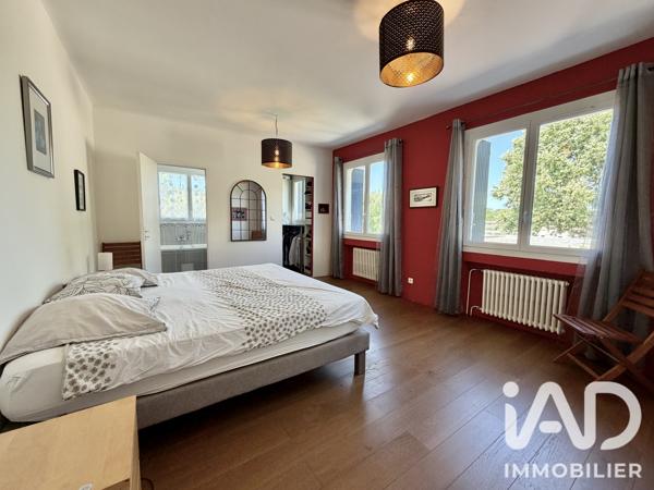 Maison à vendre 8 pièces 217 m² Aix-en-Provence