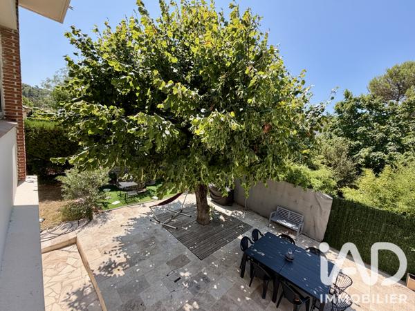 Maison à vendre 8 pièces 217 m² Aix-en-Provence
