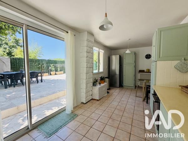 Maison à vendre 8 pièces 217 m² Aix-en-Provence