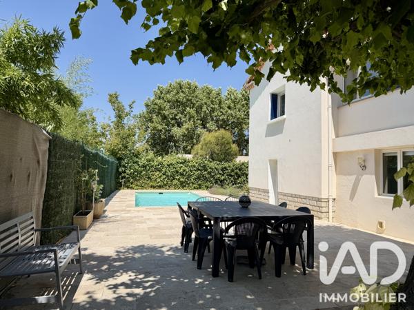 Maison à vendre 8 pièces 217 m² Aix-en-Provence