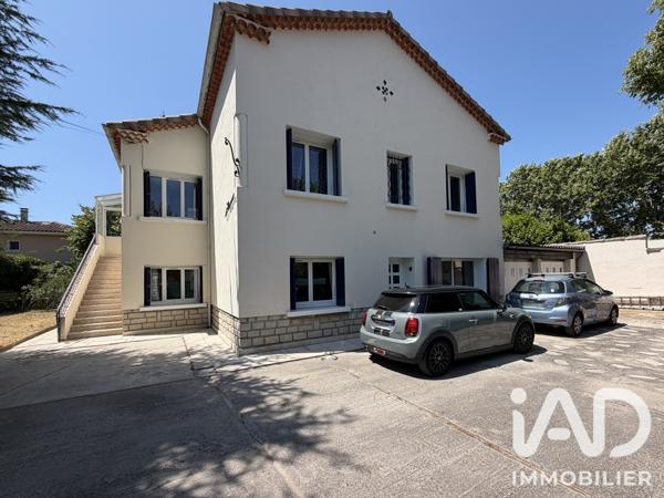 Maison à vendre 8 pièces 217 m² Aix-en-Provence