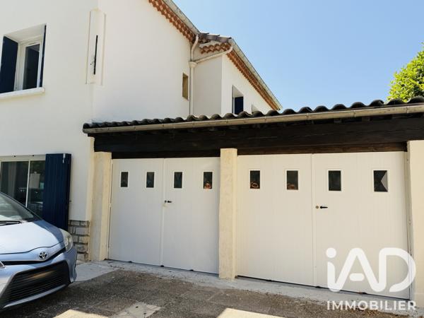 Maison à vendre 8 pièces 217 m² Aix-en-Provence