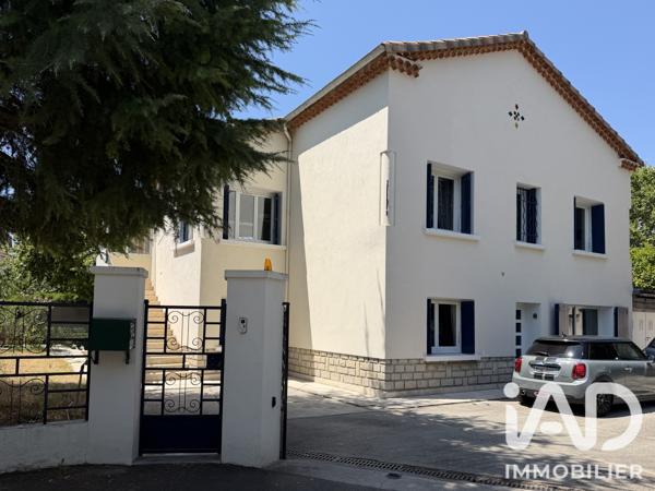 Maison à vendre 8 pièces 217 m² Aix-en-Provence