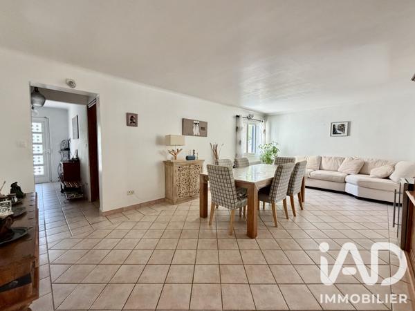 Maison à vendre 8 pièces 217 m² Aix-en-Provence
