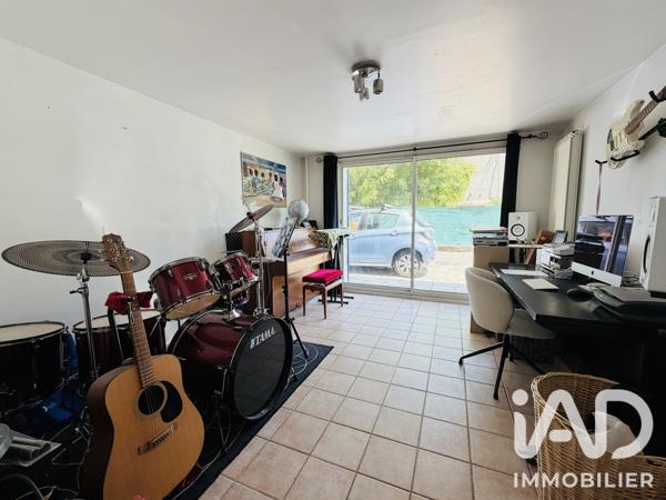 Maison à vendre 8 pièces 217 m² Aix-en-Provence