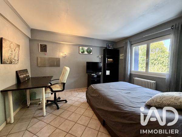 Maison à vendre 8 pièces 217 m² Aix-en-Provence