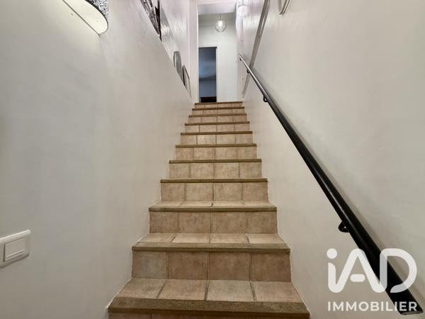 Maison à vendre 8 pièces 217 m² Aix-en-Provence