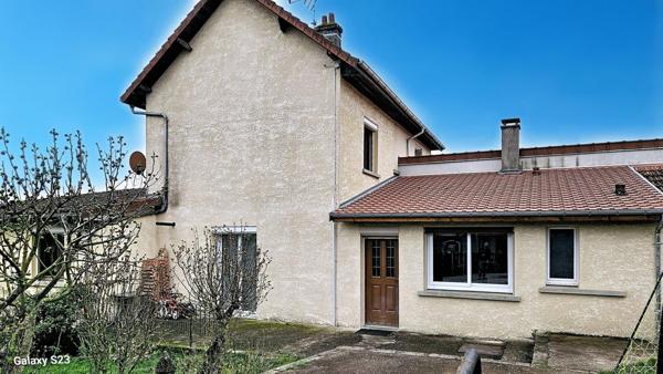 Une opportunité rare sur le marché : confort, luminosité, calme avec un cadre de vie privilégié à découvrir sans tarder !!!!