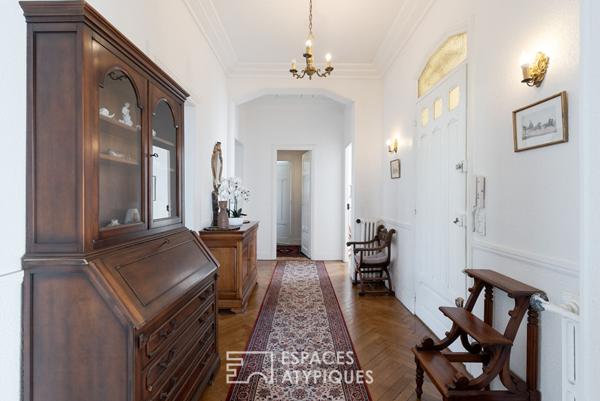 Magnifique appartement bourgeois de 127m² avec grande terrasse vue mer.