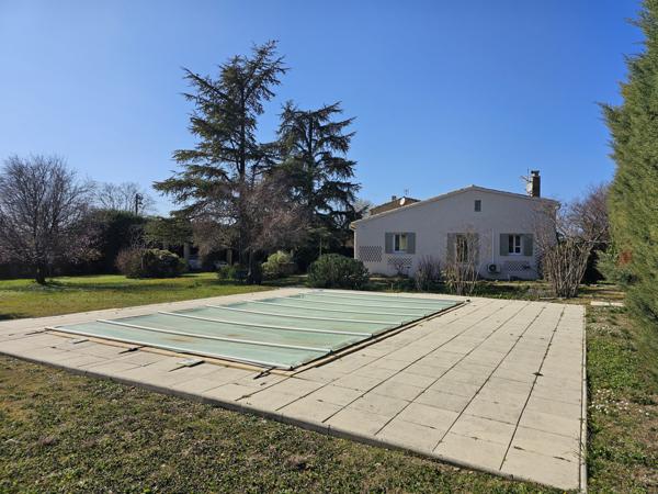 Gargas (84400) Gargas Luberon, Belle maison avec piscine et grand terrain de 2600 m².