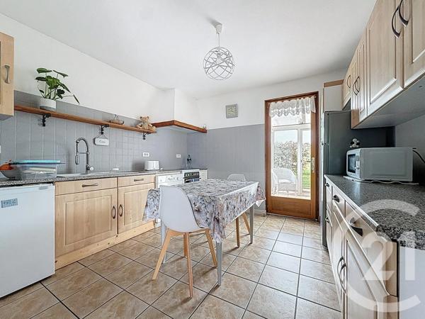 Maison à vendre  5 pièces - 105 m 2   VARENNES SUR ALLIER  - 03