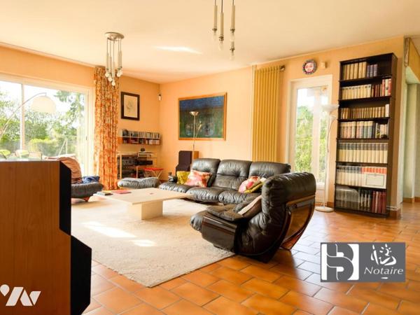Maison d’architecte familiale – 6 chambres – 208 m² – Grand jardin – Sous-sol total