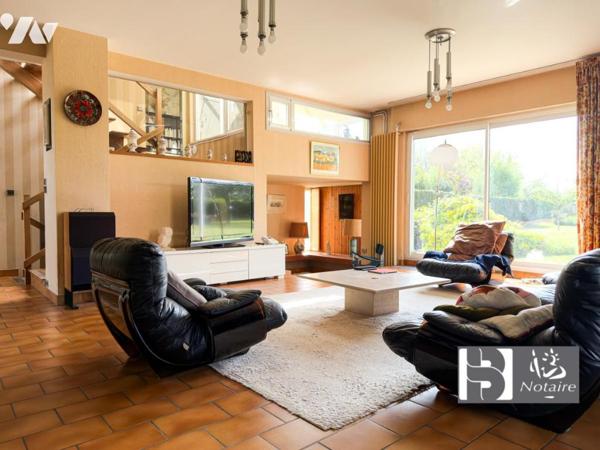 Maison d’architecte familiale – 6 chambres – 208 m² – Grand jardin – Sous-sol total