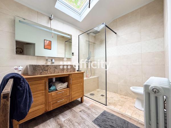 Maison 7 pièces - 208 m²