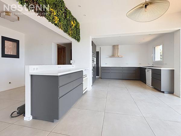 Villa 7 pièces de 205m2 à Gareoult