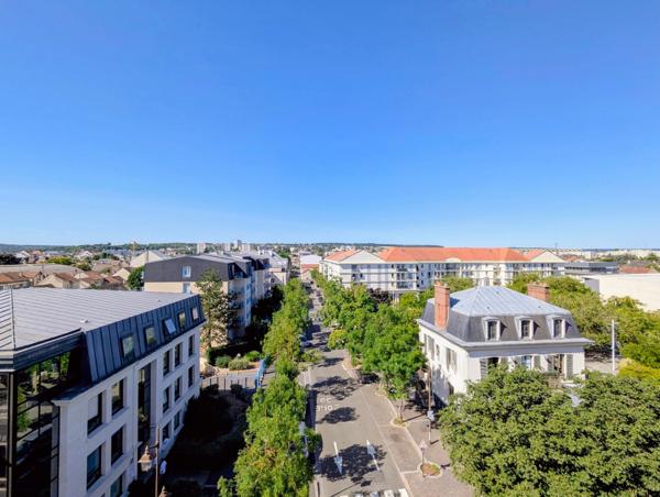 Appartement dernier étage ascenseur parking