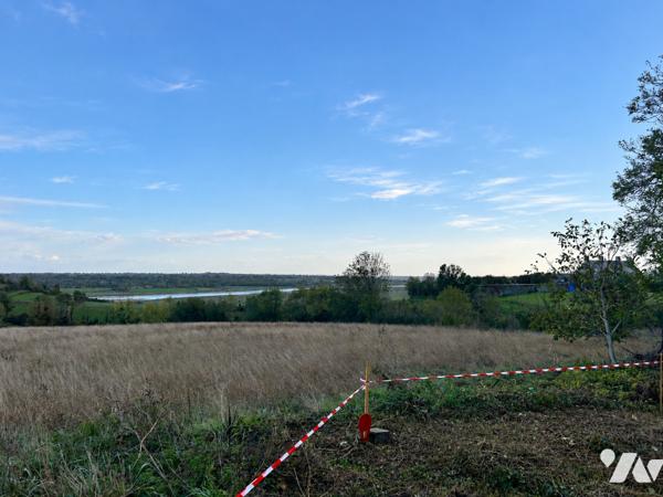 Terrain à bâtir avec vue exceptionnelle - Rare a la Vente !