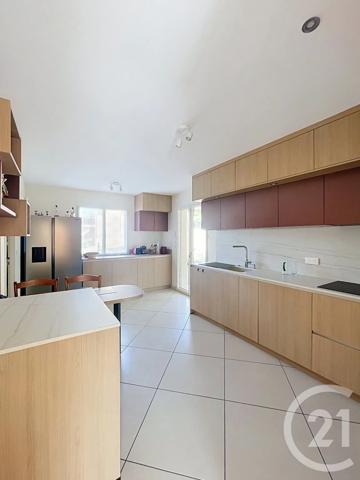 Maison à vendre  6 pièces - 195,97 m 2   PERIGNAT LES SARLIEVE  - 63