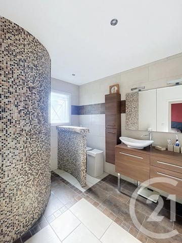 Maison à vendre  6 pièces - 195,97 m 2   PERIGNAT LES SARLIEVE  - 63