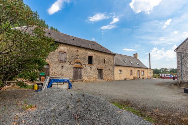 Grange en pierre à rénover avec plus d'un hectare de terrain – Environnement campagne