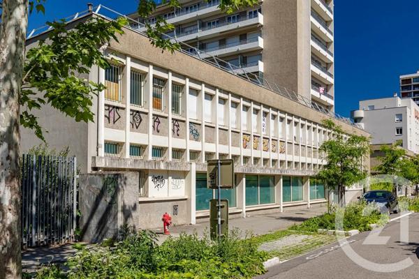 Immeuble à vendre  718,66 m 2   GRENOBLE  - 38