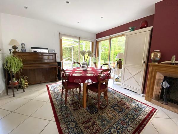 300 m2 au sol, aucun travaux ni vis à vis, studio déjà aménagé, 2038 m2, piscinable,