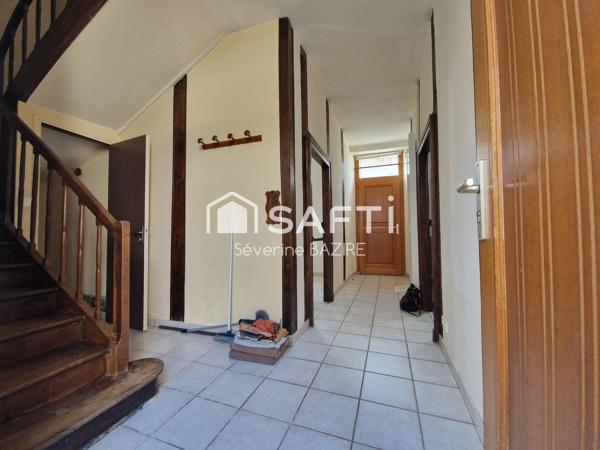 Maison de charme avec cour, garage et potentiel d'agrandissement