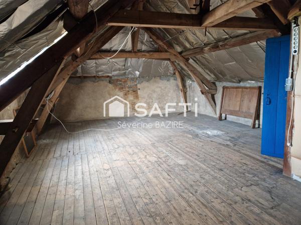 Maison de charme avec cour, garage et potentiel d'agrandissement