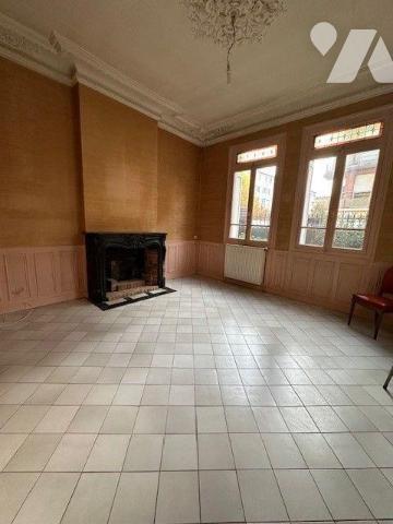 Immeuble de rapport, à ROUEN (76000), d'une surface habitable totale d'environ 173 m², Proche d...