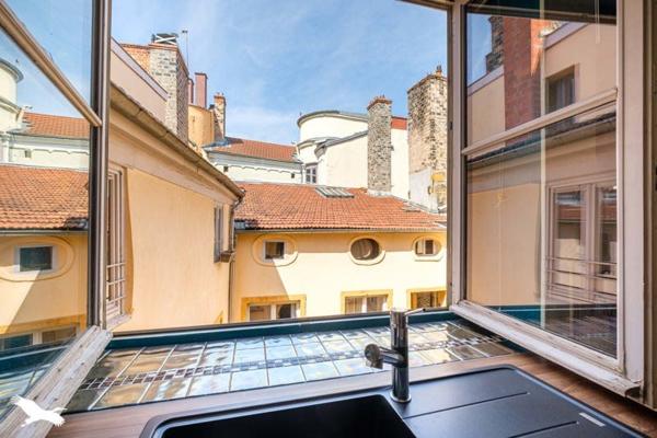 Appartement à vendre |  Lyon 01 |  2 pièces | 73,8 m²