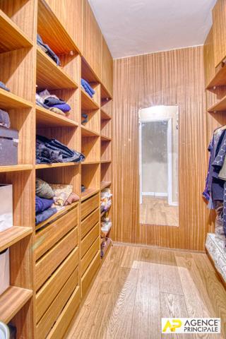 Versailles Clagny Appartement 4 pièce(s) 96 m² carrez en rez-de-jardin avec terrasse et jardin privatif plein sud, cave et parking €599 000 ** - Référence 26753