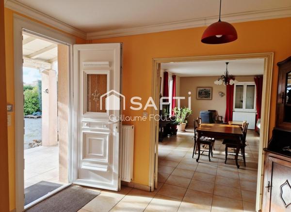 Une maison chaleureuse et lumineuse