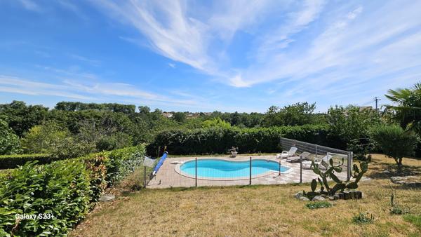 PAVILLON DE PP AVEC PISCINE