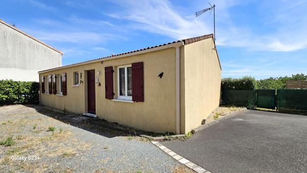 PAVILLON DE PP AVEC PISCINE