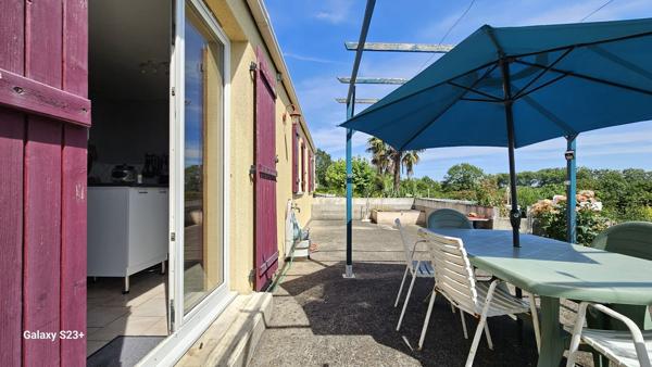 PAVILLON DE PP AVEC PISCINE