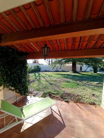 VILLA 2 HABITATIONS-PISCINE- 2 GARAGES & CARPORTS