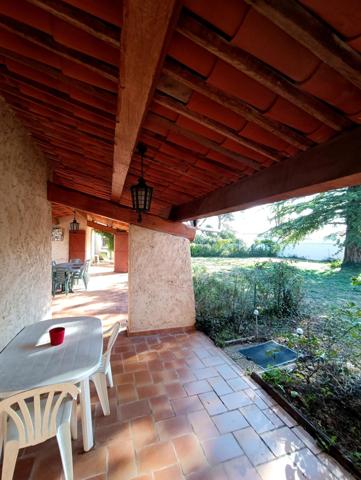 VILLA 2 HABITATIONS-PISCINE- 2 GARAGES & CARPORTS