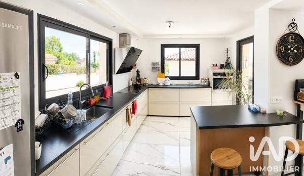 Maison à vendre 10 pièces 244 m² Figeac