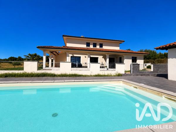 Maison à vendre 10 pièces 244 m² Figeac