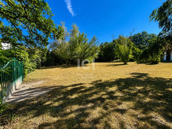 Terrain à bâtir - 581m²