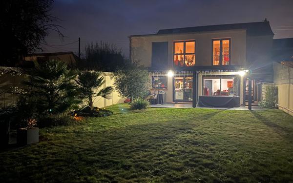 Maison à vendre    5 pièces • 174 m2 Oissel