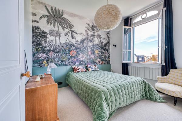 Charme et élégance en bord de mer : maison familiale avec jardin et piscine