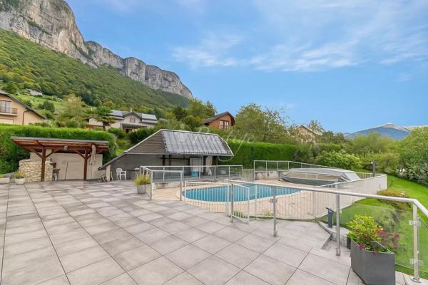 Vente Villa 7 pièces 253 m2 à Saint-Jean-d'Arvey