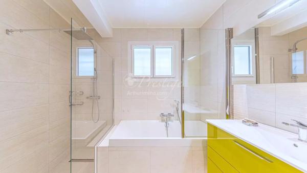 Vente Villa 7 pièces 253 m2 à Saint-Jean-d'Arvey