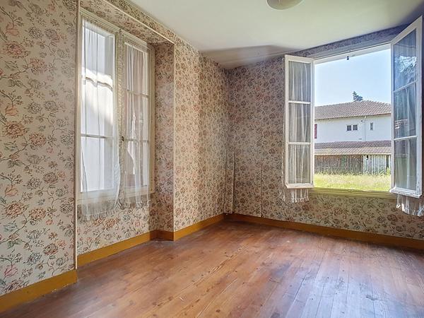 A vendre PAU proche centre-ville - Maison des années 30 de 87 m² avec sous-sol et garage indépendant