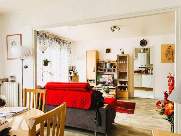 Investissement locatif avec locataire en place, à proximité immédiate des commerces et des tran...