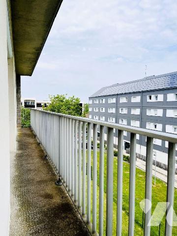 Investissement locatif avec locataire en place, à proximité immédiate des commerces et des tran...